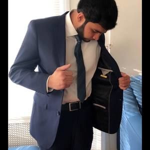 Meet your Posher, Saqline